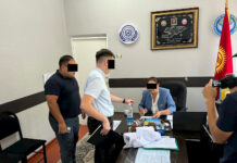 В Оше директор лицея вымогала деньги за зачисление ученика