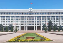 Депутаты ЖК предложили усложнить процедуру выдачи онлайн-кредитов в КР