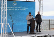 Камчыбек Ташиев Ысык-Көлдө беш жылдыздуу мейманкананын курулушуна капсула салды