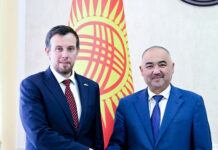 Нурланбек Шакиев Улуу Британиянын элчиси Николас Боулерди кабыл алды