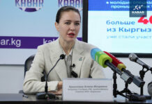 «Евразия» передаст Кыргызстану еще 50 школьных автобусов