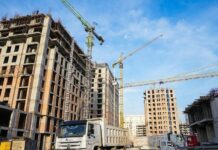 Стройкомпании обяжут строить детские сады и школы