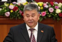 Элмурза Сатыбалдиев «Мекенчил» депутаттык тобунун жетекчилигинен кетти