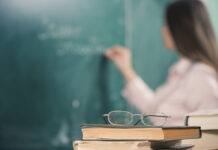 Кыргызстанда дагы 5 жогорку окуу жайга өзгөчө статус берилет