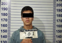 В Кара-Балте 18-летний парень ударил ножом соседа. Его задержали