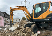 В Бишкеке снесли незаконные объекты