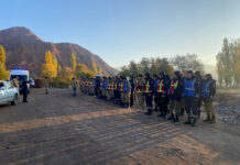 В Джумгале пропавших отца и сына ищут 104 человека