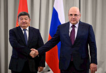 Акылбек Жапаров и Михаил Мишустин провели двустороннюю встречу в Ереване