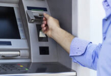 Минэкономики хочет штрафовать тех, кто платит зарплату наличными