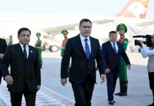 Президент Садыр Жапаров с рабочим визитом прибыл в Ашхабад