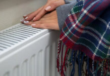 В некоторых районах Бишкека временно отключили тепло и горячую воду из-за аварии