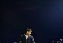 Садыр Жапаров подарил боксеру Дмитрию Биволу Rolls-Royce