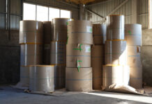 Бакыт Торобаев посетил отечественный завод по производству бумажной продукции