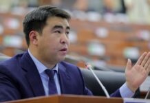 Депутат потребовал публичного извинения перед доведенной до слез учительницей школы №57