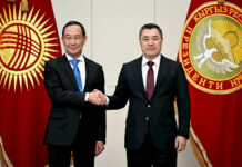 Президент Садыр Жапаров Якутиянын башчысы Айсен Николаев менен жолугушту