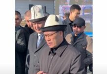 Садыр Жапаров принял участие в открытии села Жаны-Барак в Ошской области