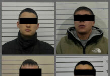 На мужчину напали с ножом, забрали смартфон и деньги. Подозреваемые задержаны