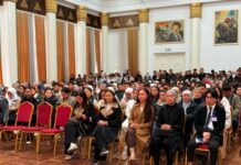 Выборы-2024. В Оше студентам рассказали о возможности проголосовать дистанционно