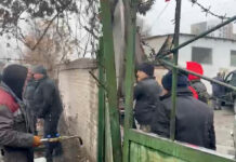 Бишкекте гараж ээлери менен мэрия кызматкерлеринин ортосунда чыр чыкты