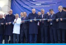 Эрдоган посетил больницу кыргызско-турецкой дружбы в Бишкеке