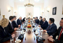 Садыр Жапаров Германиянын президенти Франк-Вальтер Штайнмайер менен сүйлөшүүлөрдү өткөрдү