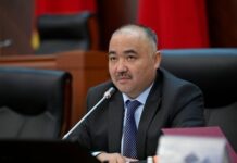 Жогорку Кеңештин төрагасы Нурланбек Шакиев фамилиясын өзгөртөт