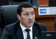 Депутат предложил ежедневно собирать по 50 тыйынов с каждого абонента мобильной связи для садака