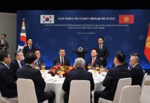 Садыр Жапаров принял участие в официальном приеме от имени президента Кореи