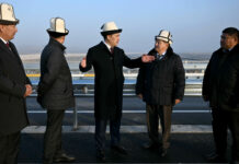 Президент Садыр Жапаров Өзгөн районунда айланма жолду ачты