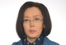 Гульбара Толомушова получила звание офицера Ордена искусств и литературы Франции