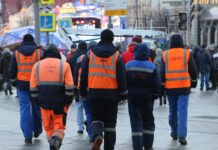 В России число мигрантов из Кыргызстана сократилось вдвое