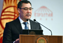 Садыр Жапаров мамлекеттик ипотеканы өз убагында төлөп турууга чакырды