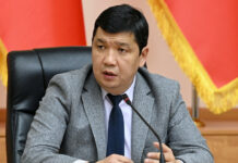 Бишкектин көчөлөрүн кардан тазалоо иштерин тийиштүү деңгээлде аткарбаган жооптуу жетекчилер тартиптик жазага тартылды.