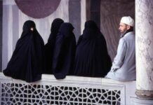 Духовное управление мусульман России разрешило религиозное многоженство