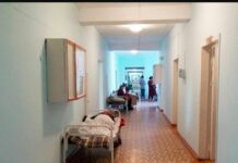 Инфекционка в Бишкеке переполнена, в коридорах ставят дополнительные койки