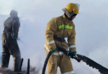 Трех человек спасли из горящего дома в Бишкеке