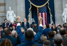 Дональд Трамп АКШнын президенти кызматына расмий киришти