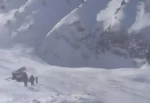 Из-за бурана и снегопада закрыта дорога Каракол – Энилчек