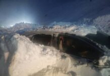 Перед тоннелем Тоо-Ашуу лавина накрыла 6 легковушек и бусик — МЧС