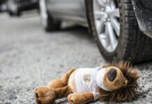 Бишкекте жүк ташуучу унаа 8-жаштагы кызды сүзүп кетти