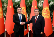 Садыр Жапаров провел переговоры с премьером Госсовета Китая Ли Цяном
