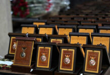 100 человек награждены Юбилейным знаком к 100-летию Кара-Кыргызской автономной области