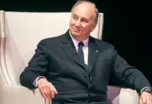 На 89-м году жизни умер принц Карим Ага Хан