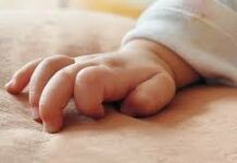 Таштандыдан табылган ымыркай чарчап калды – Саламаттык сактоо министрлиги