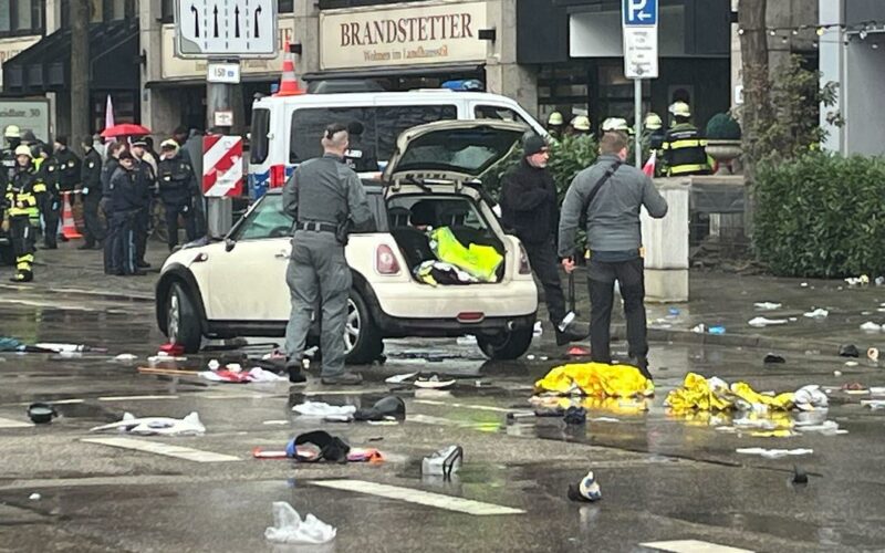 С днем рождения женщине элегантного возраста