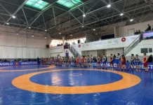 В Бишкеке прошел городской турнир по греко-римской борьбе среди юношей