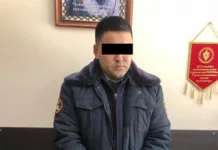 Бишкекте төргөөчү 5 миң доллар пара менен кармалды