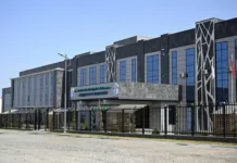 Садыр Жапаров выделит 1 миллиард сомов на новый футбольный комплекс в Баткене