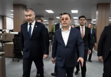 Садыр Жапаров открыл новое административное здание госучреждения «Кызмат»