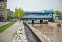 Ала-Арча дарыясынын үстүндөгү “111” бары демонтаждалууда